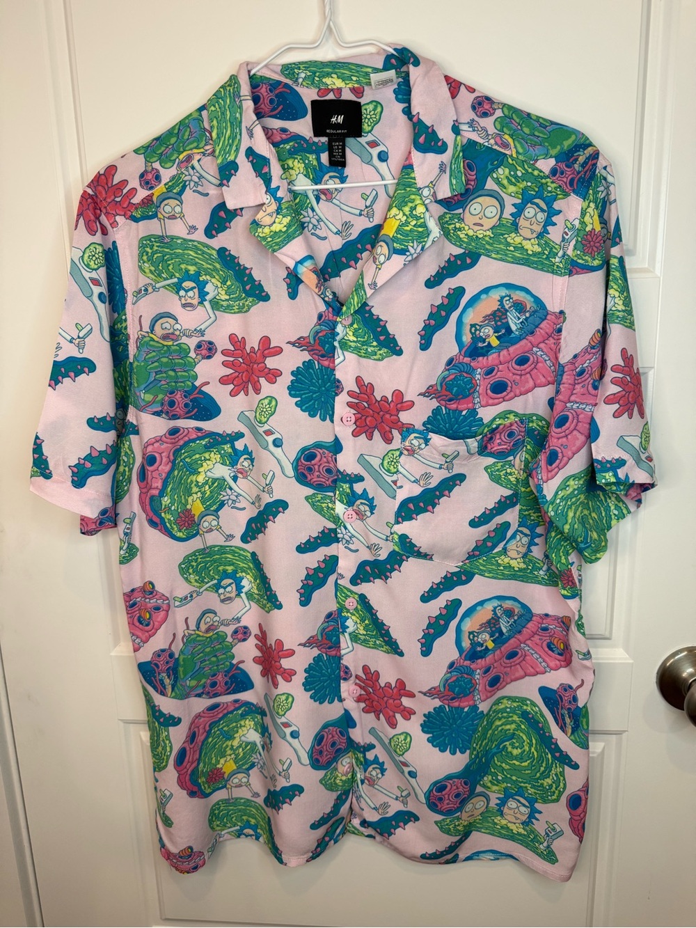 Rick And Morty Button-Up Hawaiian Shirt Men's Size M Multicolor Short Sleeve H&M